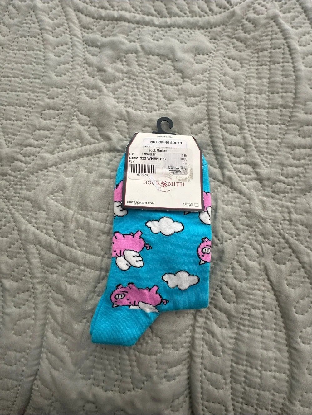 SockSmith Flying Pig Crew Socks in Turquoise & Pink. Brand New